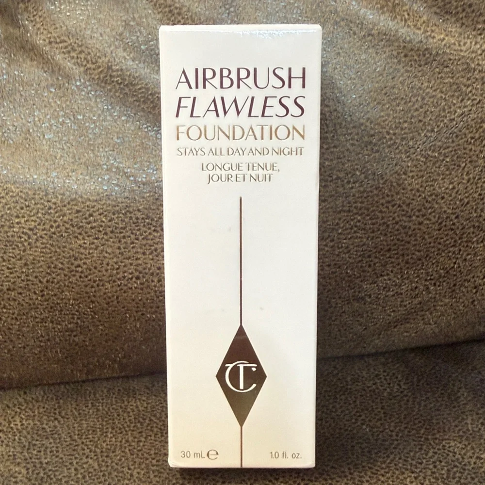NWT Charlotte Tilbury Airbrush Flawless Foundation - 6 Warm/Chaud